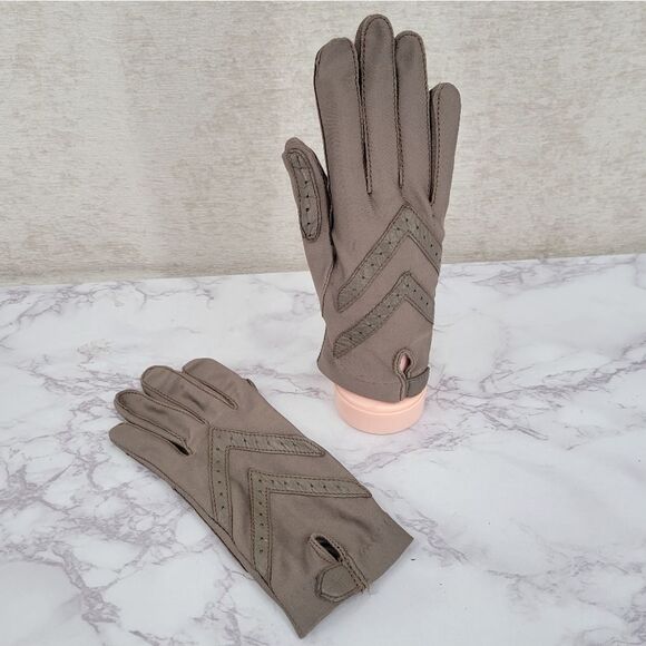 Isotoner by Aris Vintage Taupe Classic Driving gloves - Picture 6 of 9